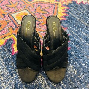 EUC ANGL Olivia Jaymes Black Block Heel Wedges 8.5